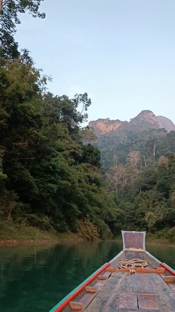 Раннее утро, озеро Чео Лан, Национальный парк Као Сок, Тай (Chieo Lan Lake, National Park Khao Sok)