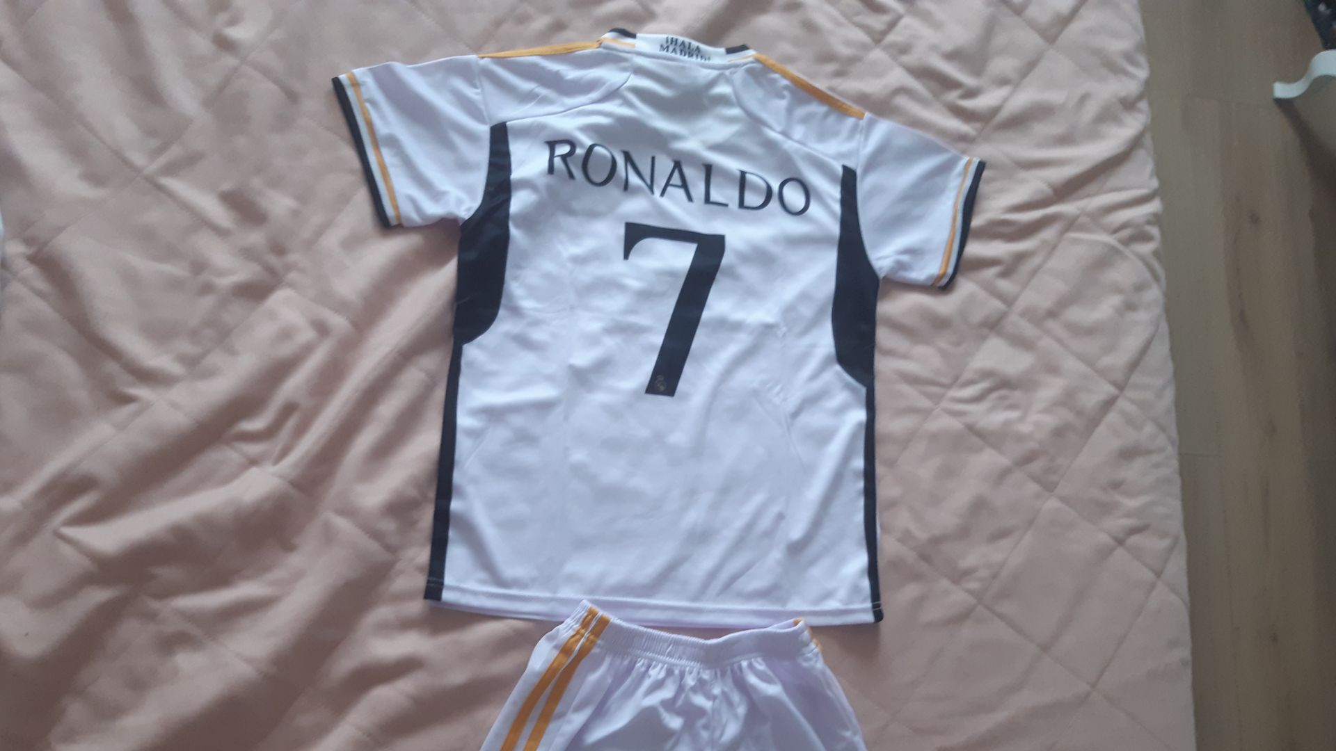 Обзор футболки и шорт Криштиану Роналду смотреть онлайн