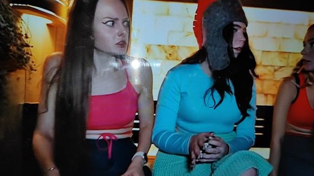девичник в бане! Ырка пришла к нам! страшно смотреть онлайн