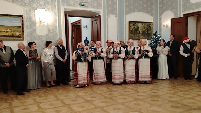 Потолок ледяной, дверь скрипучая.. смотреть онлайн