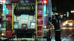 Пожар площадью в тысячу квадратных метров охватил торговую площадку в Ялте