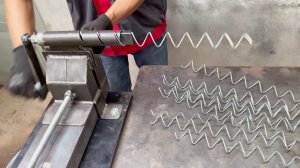 Приспособление для изготовления сетки рабицы