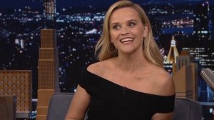 Риз Уизерспун могла бы победить Дуэйна Джонсона в бою | «Вечернее шоу с Джимми Фэллоном»