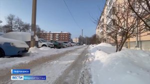 Снежный коллапс в Уфе: дворы завалены, а городские службы не справляются