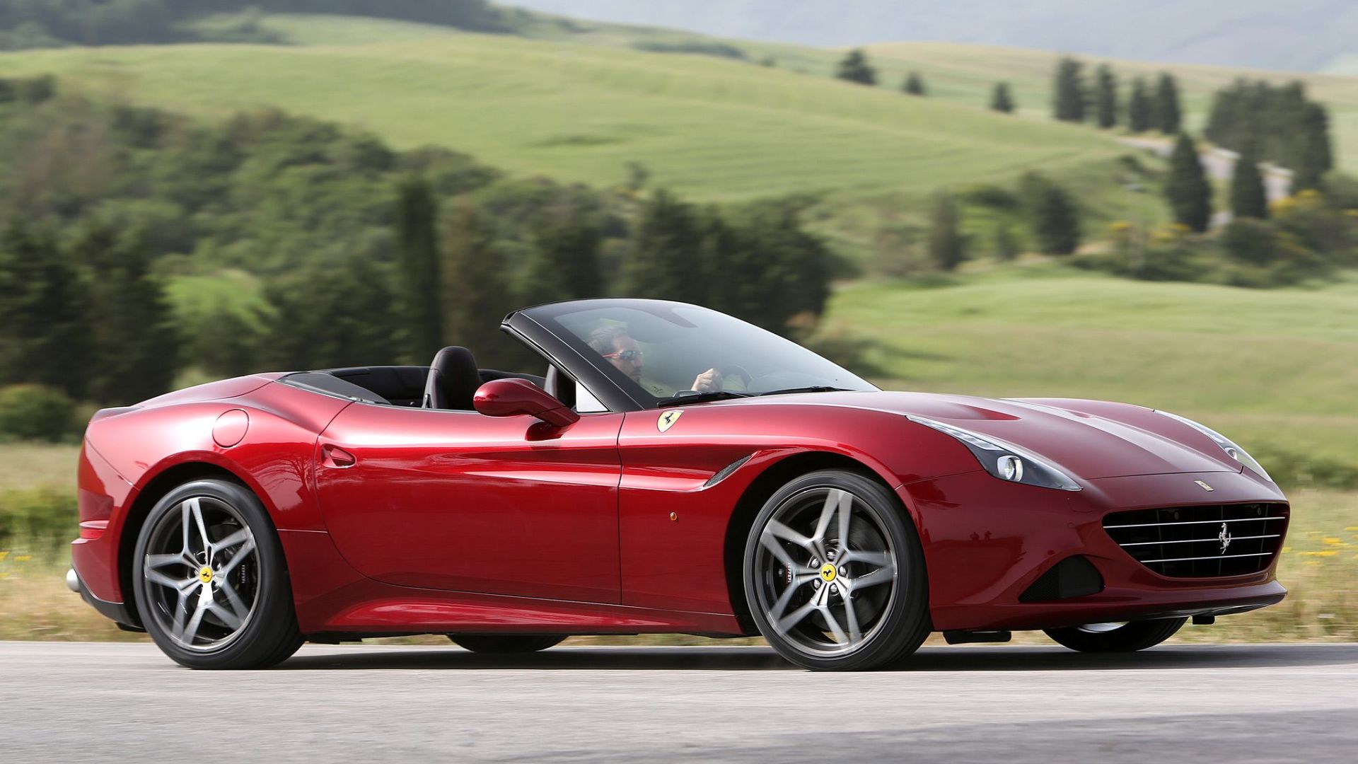 F.W 1:64 Ferrari California T (сравнение с Ferrari 355 от Kyosho) смотреть онлайн