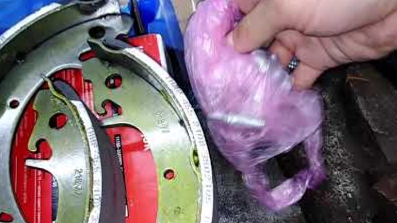 Замена задних тормозов на ВАЗ 2108-2115. Подробно. смотреть онлайн