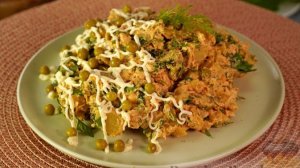 САЛАТ С КУРИЦЕЙ, КАРТОШКОЙ И ГОРОШКОМ