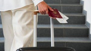 Экономист объяснил порядок действий при отказе на вылет за границу