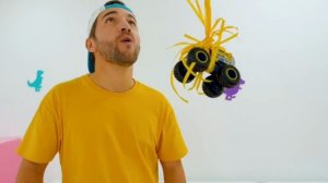 Приключение для детей с аппаратом для мороженого.