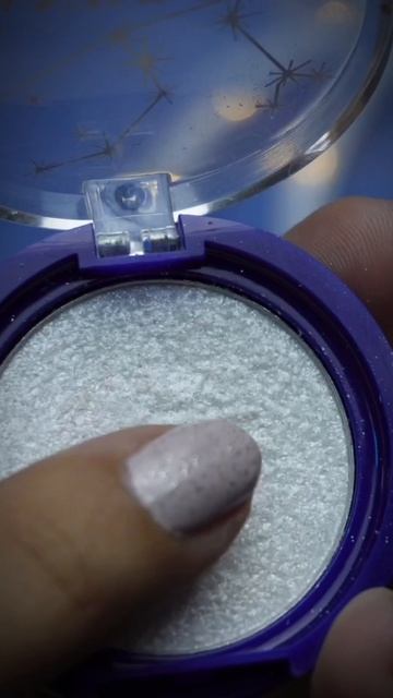 Много Vivienne Sabo