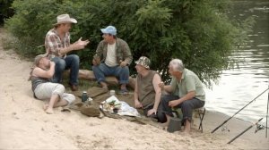 Канадец с русскими мужиками ловят рыбу