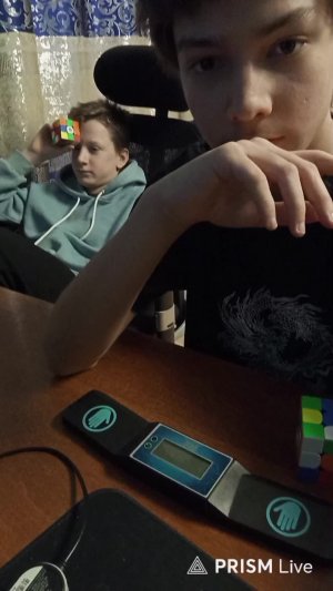 Соревнование по спидкубингу с другом