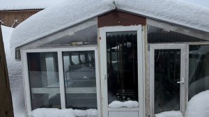 Теплица зимняя. Сам придумал, сам построил.
