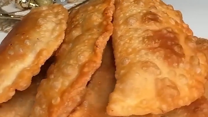 САМЫЕ ХРУСТЯЩИЕ И СОЧНЫЕ ЧЕБУРЕКИ…🌮🥩😋