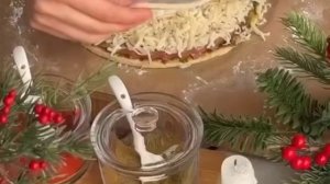 1000010395.mp4 🌲🌲🌲ЗАКУСКА С СЫРОМ И БЕКОНОМ 🌲🌲🌲