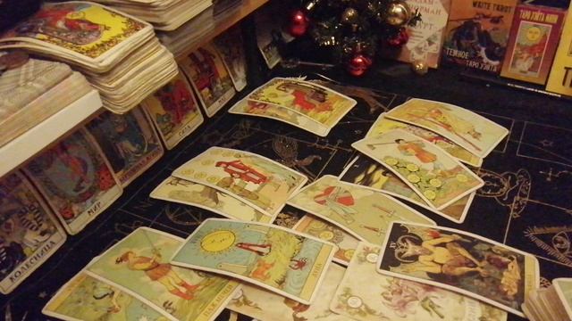 Выбор, между, двумя мужчинами. Таро расклад смотреть онлайн