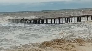 Обстановкв в Крыму...штормит однако..