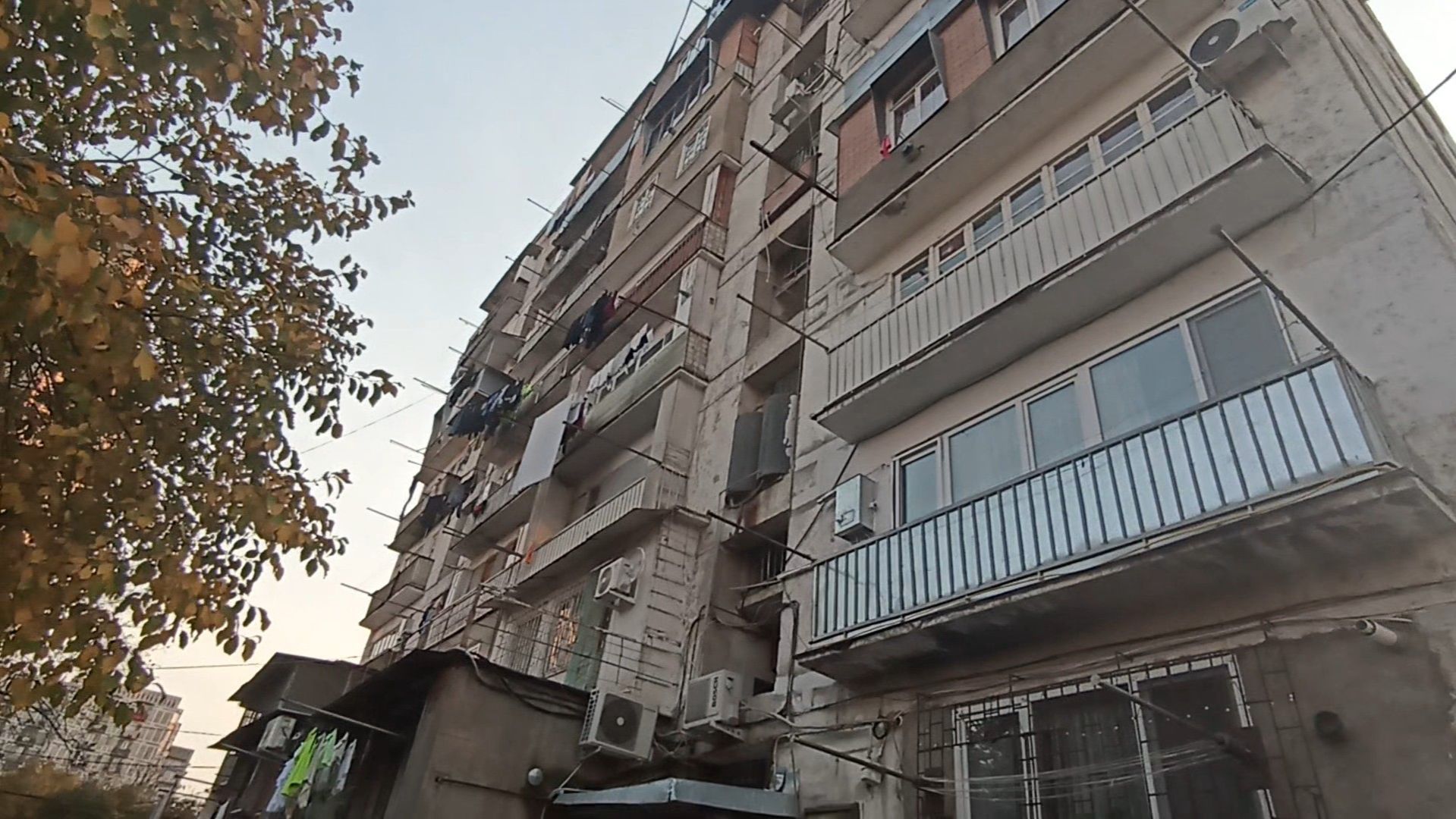 Прогулка по Рустави 24.11.2025 (дом номер 21 в 7 микрорайоне в Рустави)