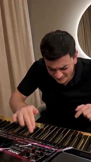 Сакит самедов - O qara gozlerimin super Muzik смотреть онлайн