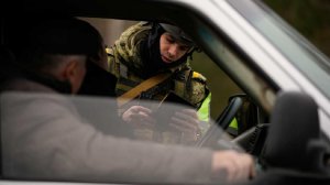 Семь украинцев пытались бежать из страны в грузовике с пивом и были задержаны