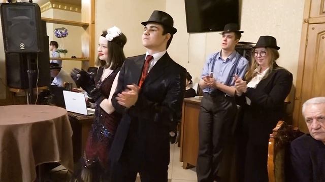 Гангстерская вечеринка в кафе "Вкусные традиции" смотреть онлайн