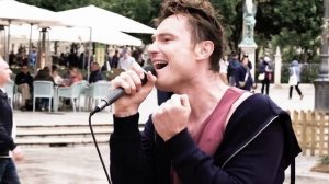 Ты уйдёшь _ Русский Хит расставаний 90-х в исполнении Уличного певца на улице Европы