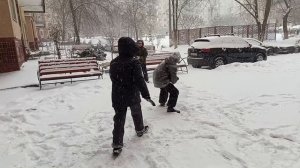 1 серия сериала монстр из подъезда