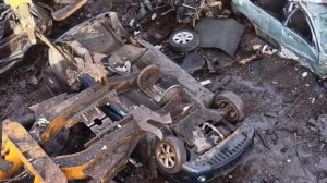 Смотрите, как экскаватор Hyundai разрывает автомобили на части! Свалка металлолома Powerhand VRS Act