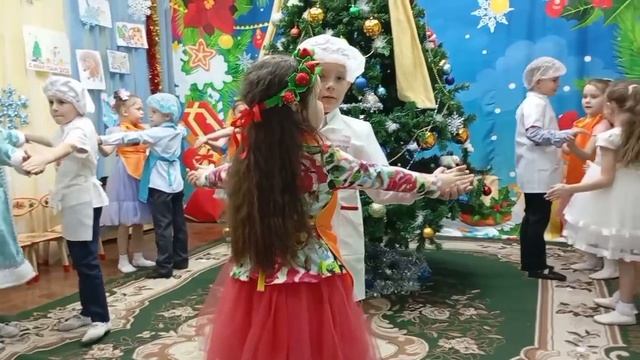 танец вход Новогодняя полечка сл и муз А Чугайкиной подготовительная группа смотреть онлайн