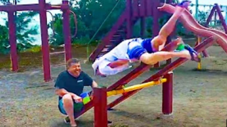 America′s Funniest Home Videos. Funny Videos Compilation | People Having The Worst Day Ever смотреть онлайн