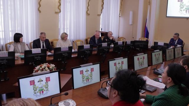 В администрации Смоленска прошла первая в 2026-м году общегородская планёрка смотреть онлайн