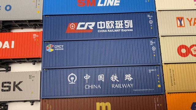 Коллекция 40-футовых контейнеров Evemodel в масштабе 1:87