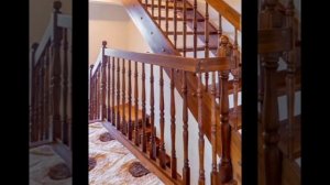 1000045708.mp4 (Собака наблюдает за устройством лестницы на 2 этаж в доме А-фрейм)