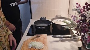 фкусная минутка-салат,шурпа,бульон из перепелки,грибной соус и отварной расспчатый рис