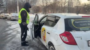 Кемеровские госавтоинспекторы выявляют правонарушения, совершаемые водителями такси