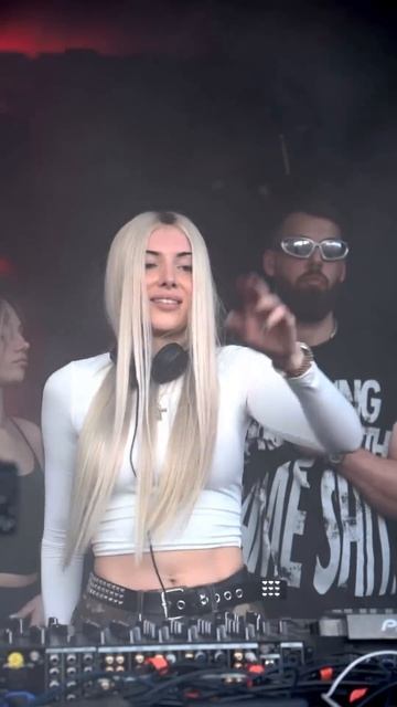 Clara Cuvé at SESHDAWGS #technogermany смотреть онлайн