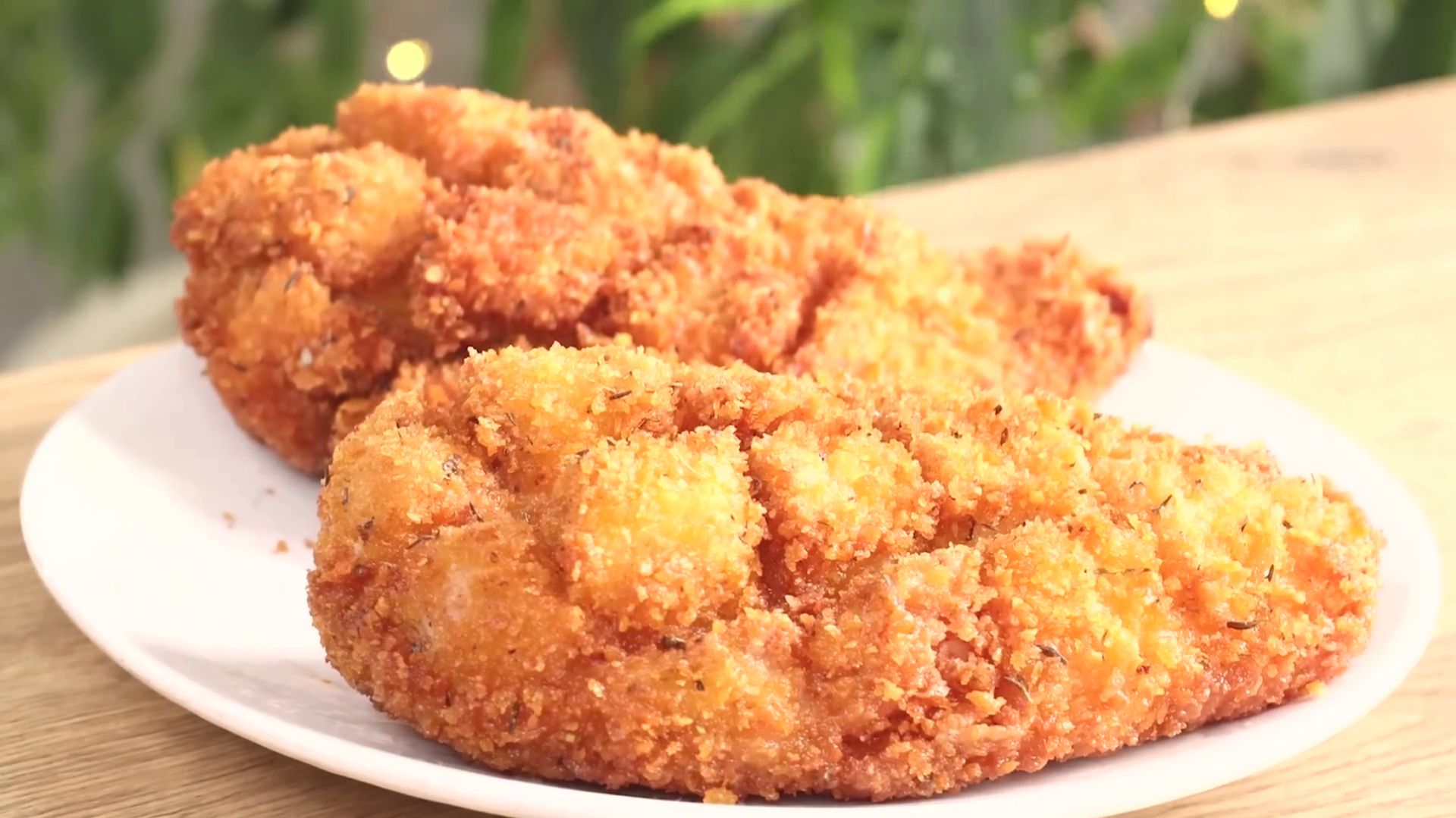 Идеально хрустящая и сочная куриная грудка. Пальчики оближешь! Такого вы ещё не пробовали.