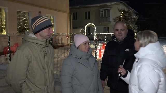 31-12 НОВОГОДНИЕ ДВОРЫ ч.1 смотреть онлайн