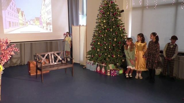 Новогодние праздники в Петровской школе смотреть онлайн