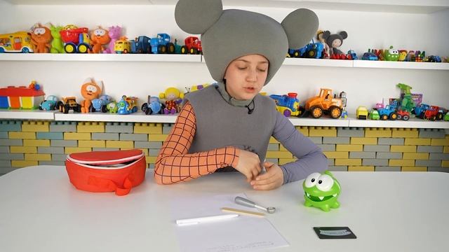 ГОРА ИГРУШЕК! - Разберем Игрушки по Цветам - КуКуPlay для малышей