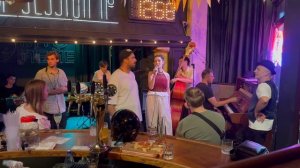 Сам Билли Новик меня представляет:)