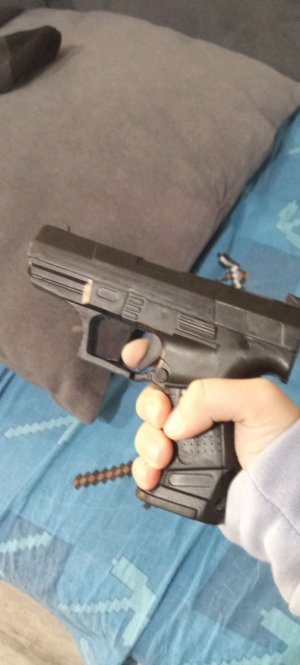 СИРЕНАГОЛОВЫЙ СЪЕЛ МЕНЯ?