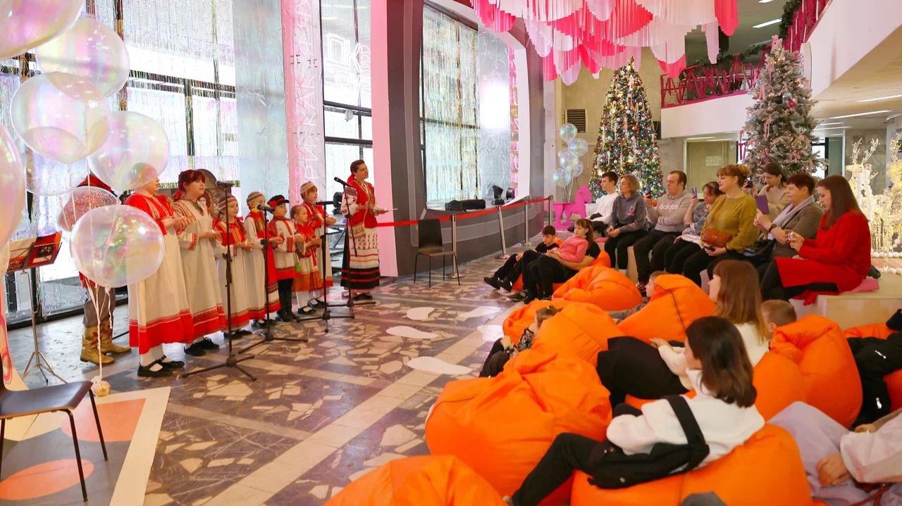 (12+) Святочные гуляния в Мытищах: от рождественского вертепа до народных хороводов смотреть онлайн