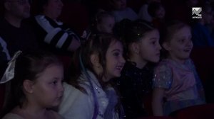 Рождественская елка собрала в Черкесске десятки маленьких жителей КЧР