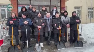 «Снежный субботник»: на борьбу со снегом вышли сотни новомосковцев