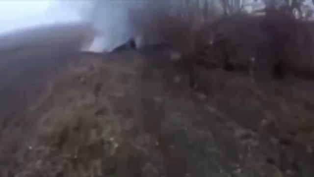 Наш боец пережил прямое попадание вражеского дрона. смотреть онлайн