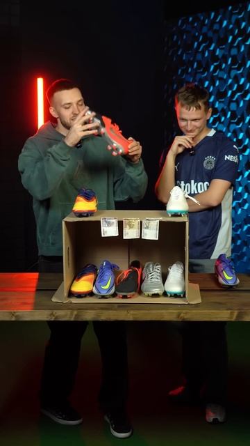 Угадай, где бутсы и забери приз #мячlab #футбол #игра #бутсы смотреть онлайн