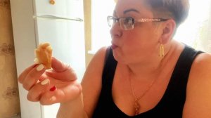 Пока идешь,исхудаешь🙈Сидим на полустаночке и тихонько кушаем сырок/видео из архива