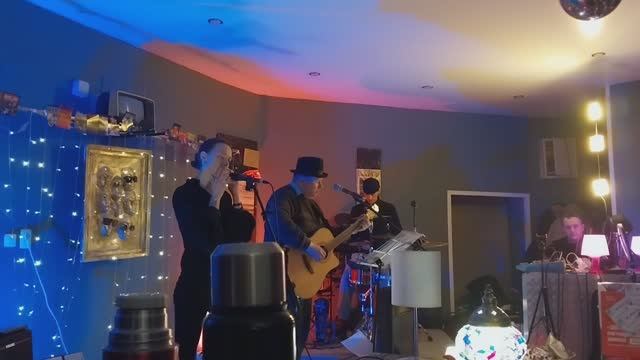 Кусочек квартирника в студии Творческий подход! смотреть онлайн