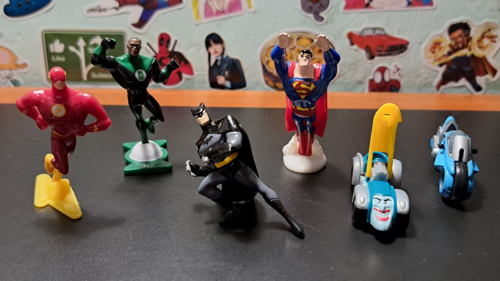 ЛИГА СПРАВЕДЛИВОСТИ 2 из Киндер-Сюрпризов / Обзор итальянской коллекции | Возвращение в 2009 год! смотреть онлайн